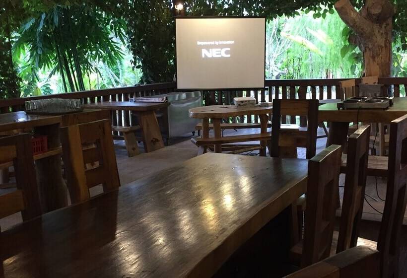 בית מלון כפרי The Acacia Retreat