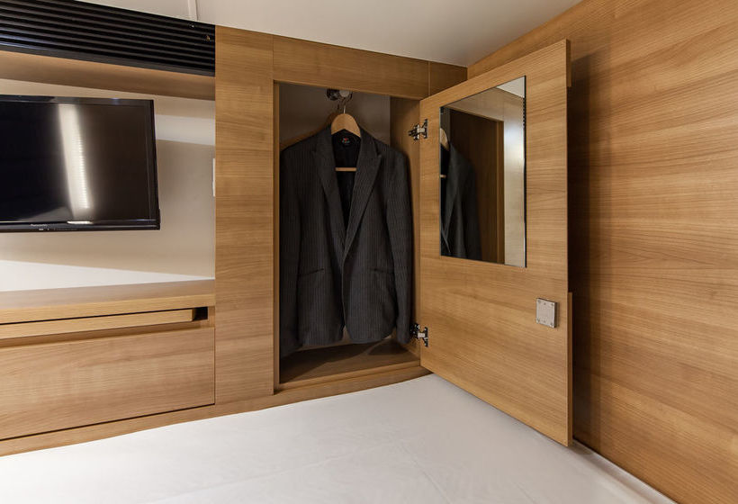 فندق Y's Cabin Yokohama Kannai