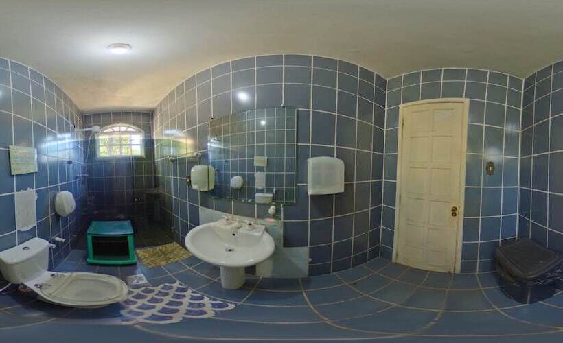 Onça Da Praia Hostel