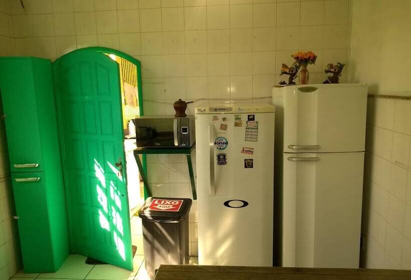 Onça Da Praia Hostel