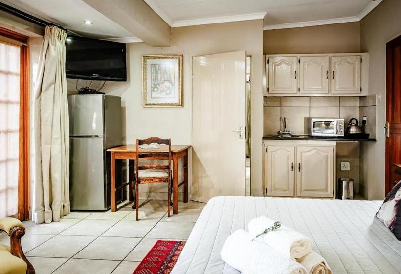 Пансион The Village In Hatfield