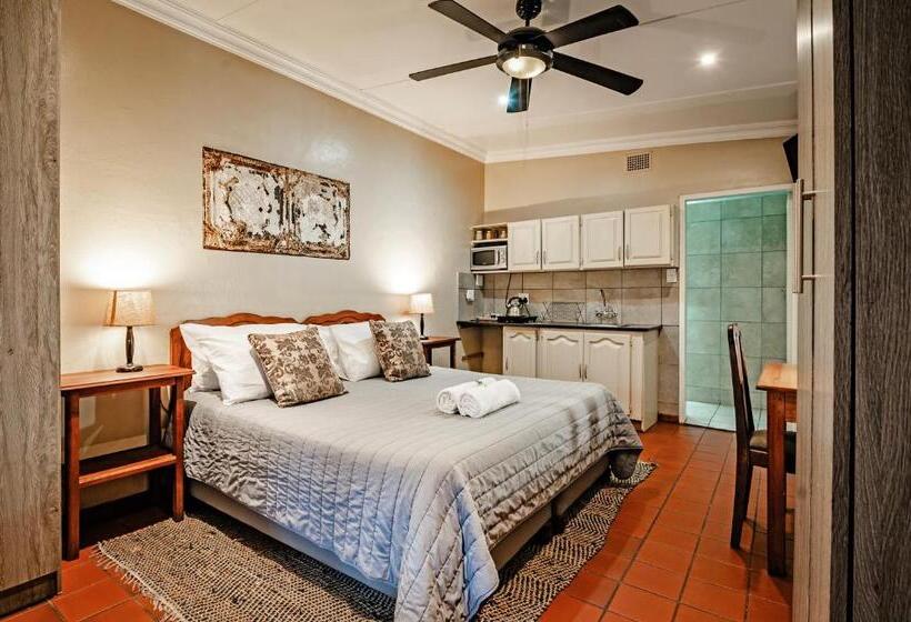 Пансион The Village In Hatfield