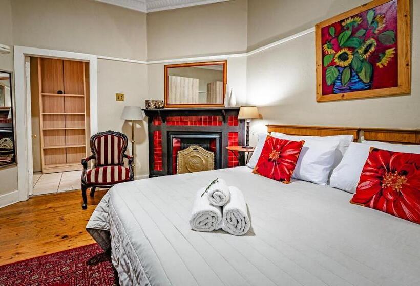 Пансион The Village In Hatfield