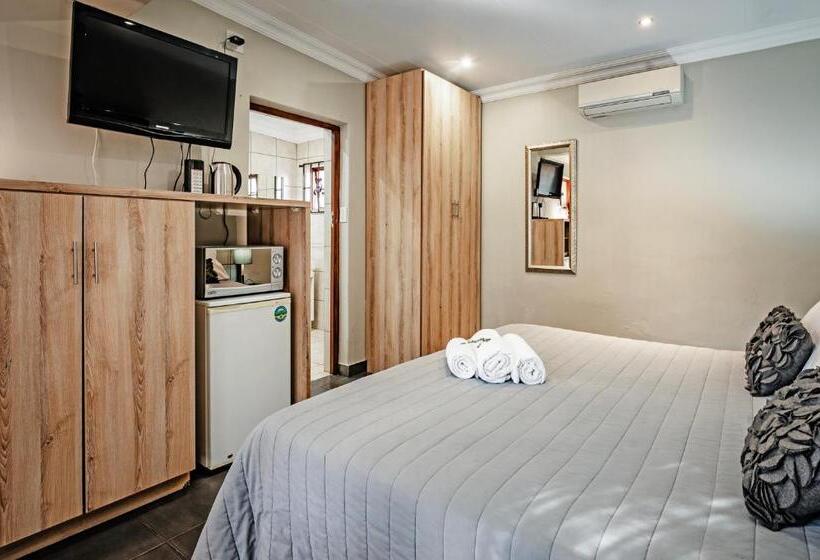 Пансион The Village In Hatfield