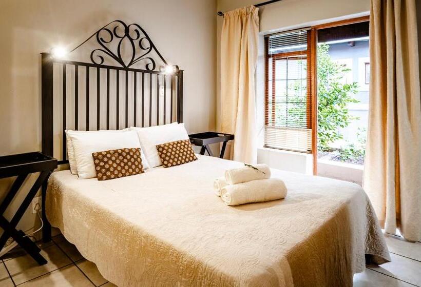 Пансион The Village In Hatfield