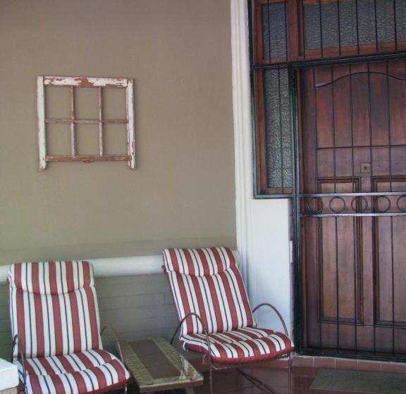 Пансион The Village In Hatfield