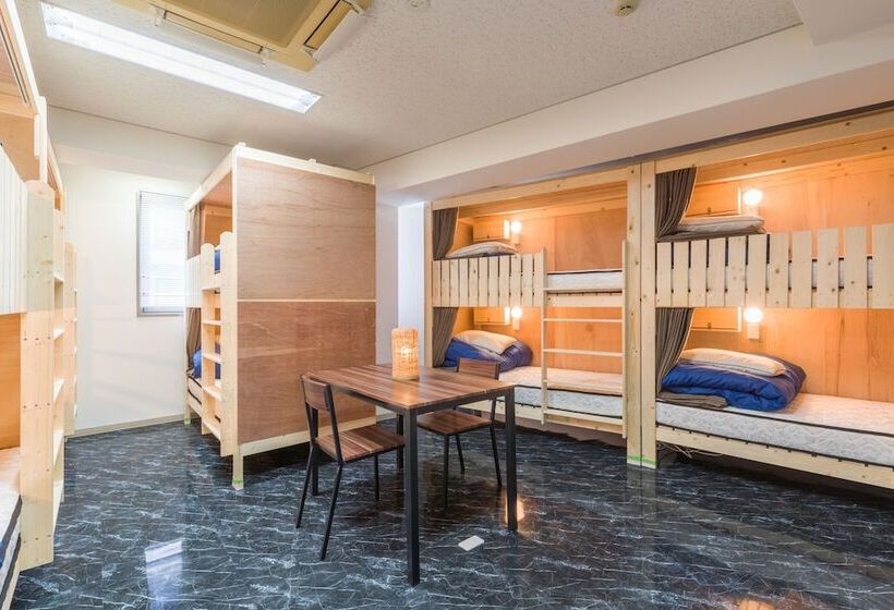 The Aquarius Inn Hostel