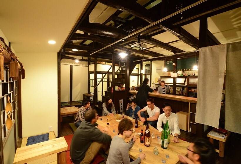 הוסטל Guest House Kuku