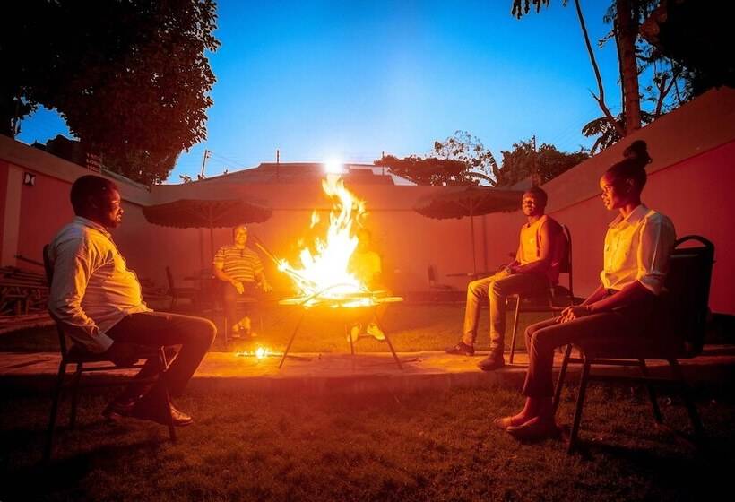 هاستل The Okaseni Lodge