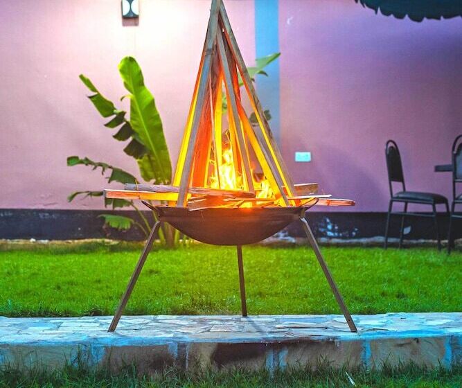 هاستل The Okaseni Lodge