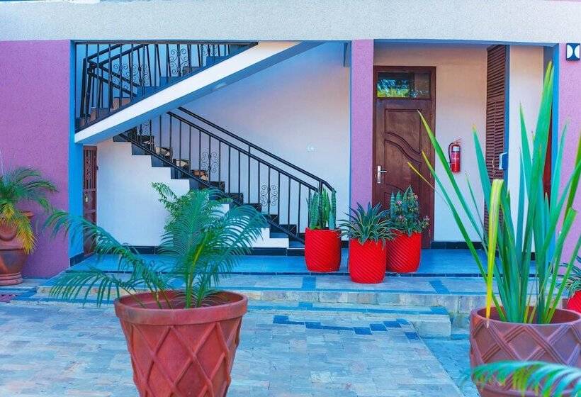 هاستل The Okaseni Lodge