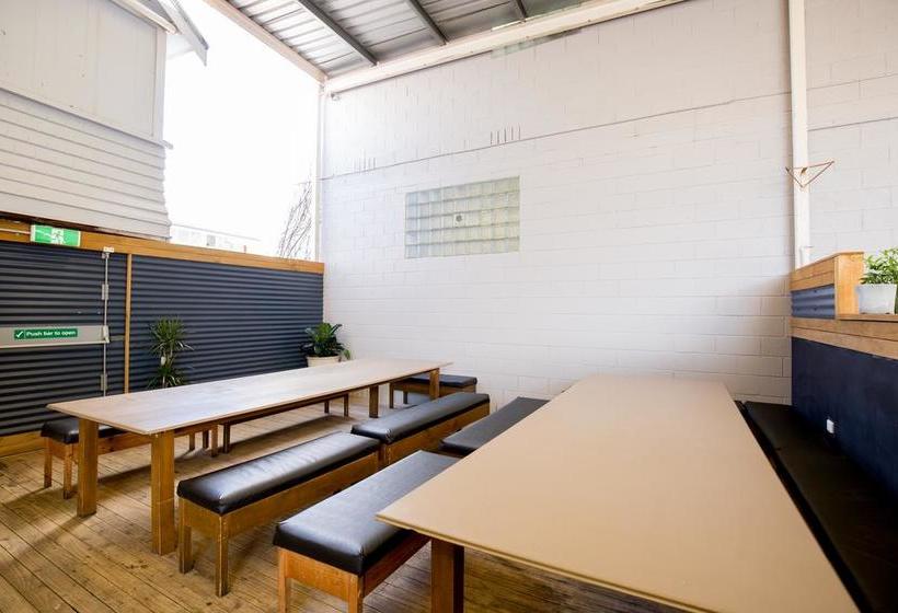 هاستل The Nook Backpackers