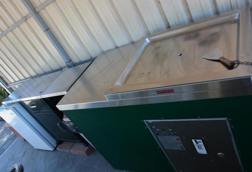 Augusta Courtyard Motel