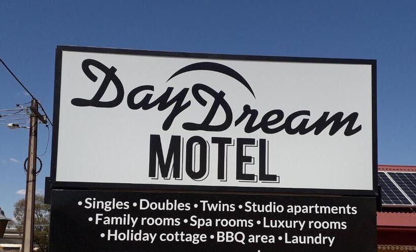 Daydream Motel And Apartments
