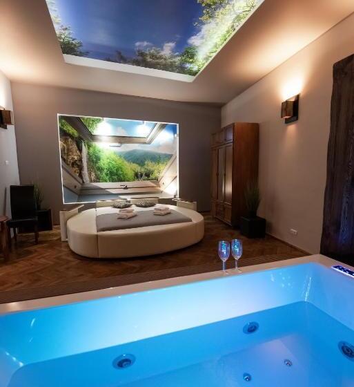 Отель Apartament Z Jacuzzi Kraków Rynek