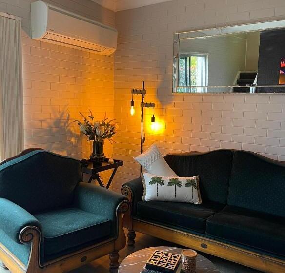 هتل Country Leisure Motor Inn