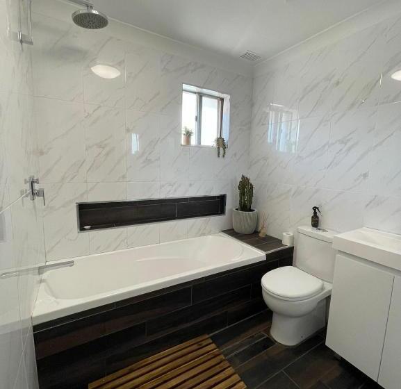 هتل Country Leisure Motor Inn