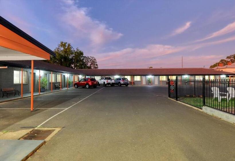 هتل Country Leisure Motor Inn