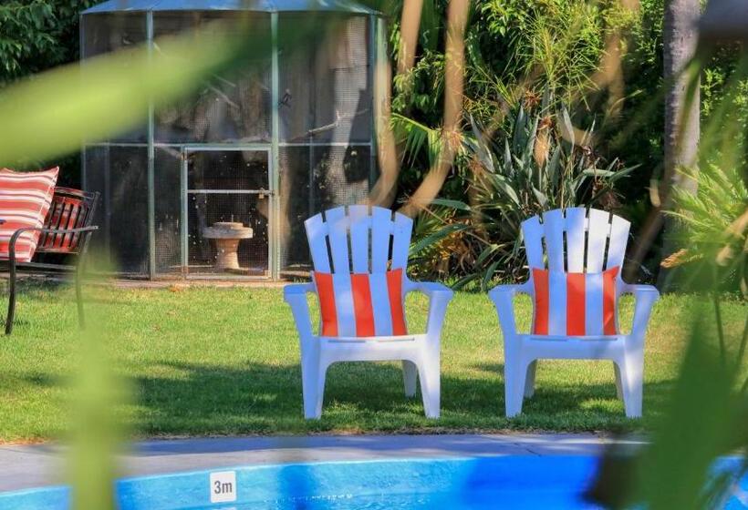 هتل Country Leisure Motor Inn