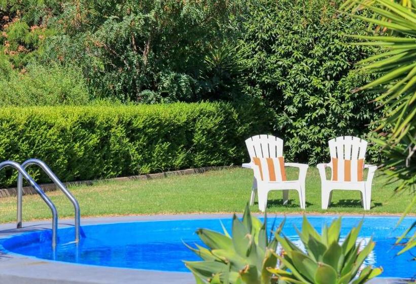 هتل Country Leisure Motor Inn