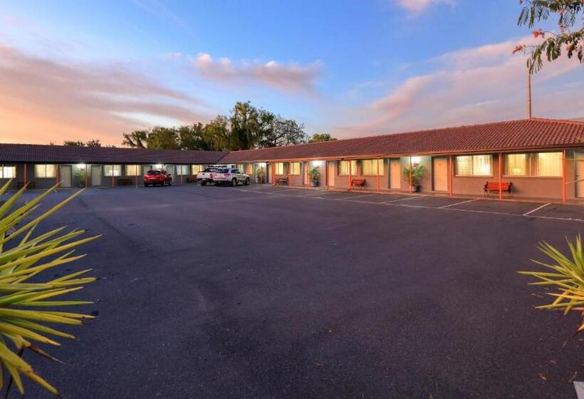 هتل Country Leisure Motor Inn