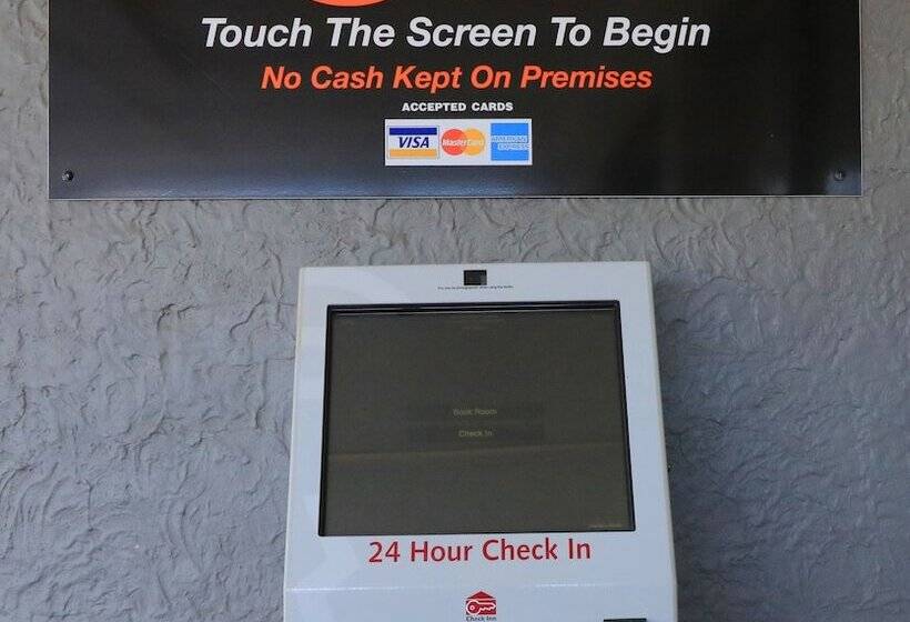 هتل Country Leisure Motor Inn