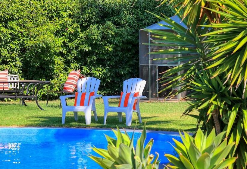 هتل Country Leisure Motor Inn