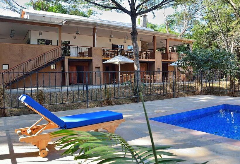 Отель Green Hills Of Africa