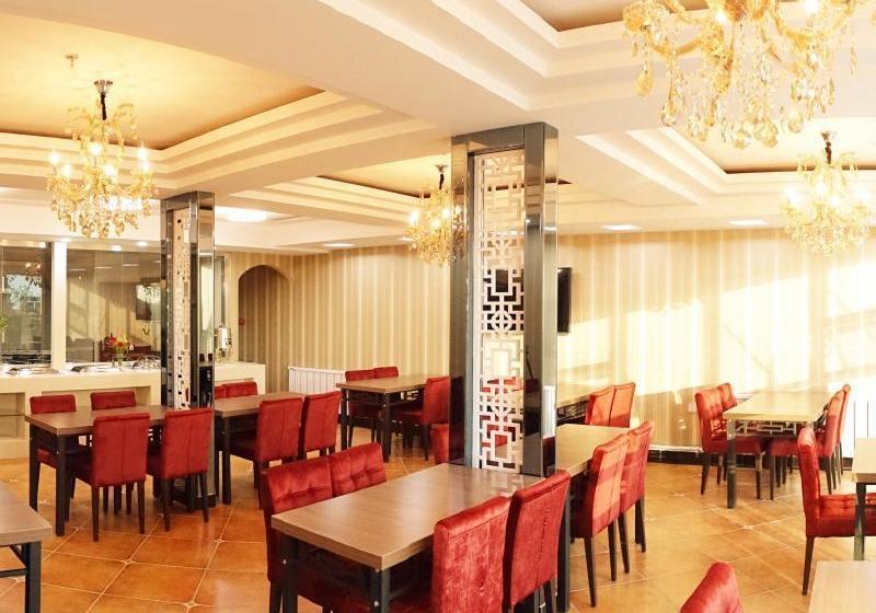 בית מלון כפרי Greentree Inn Chifeng Linxi Ronglin Homeland Express