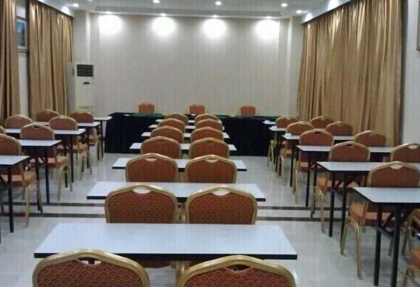 호텔 Greentree Inn Rugao Bus Station