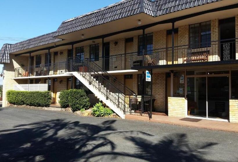 فندق In Town Motor Inn