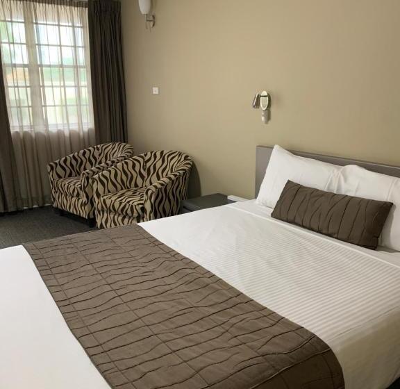 فندق In Town Motor Inn