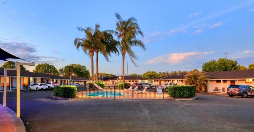 فندق James Street Motor Inn