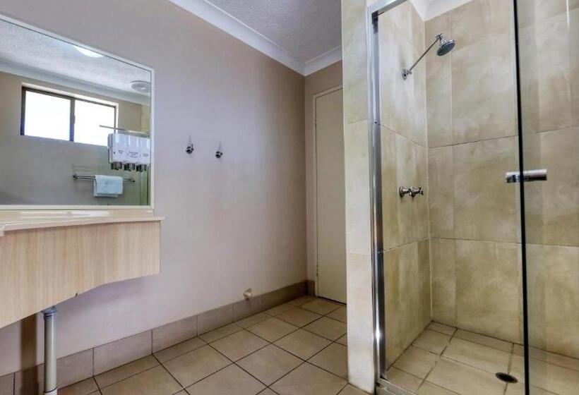 فندق James Street Motor Inn