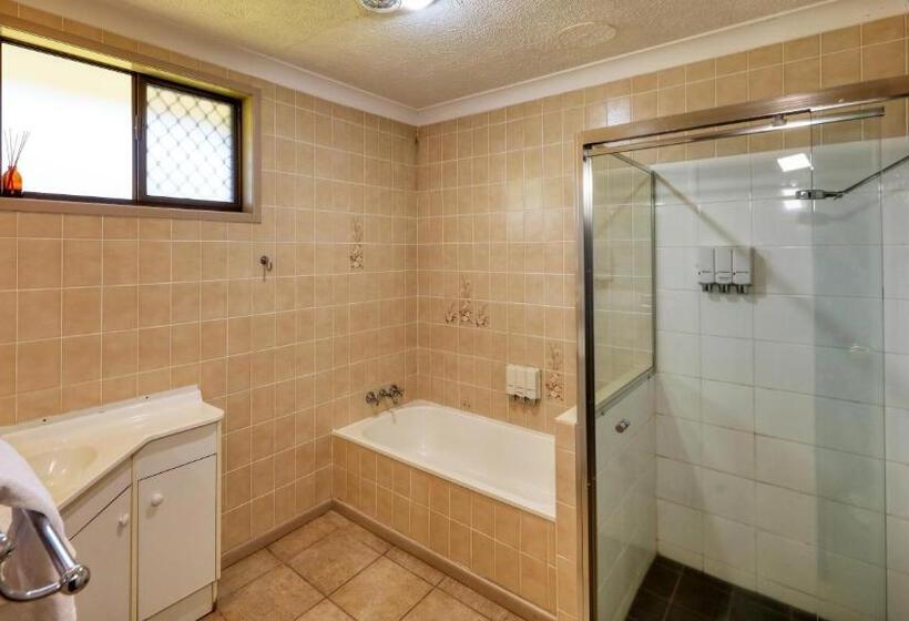 فندق James Street Motor Inn