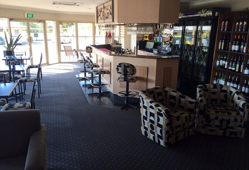 فندق James Street Motor Inn