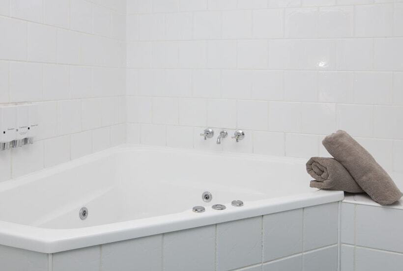 فندق James Street Motor Inn