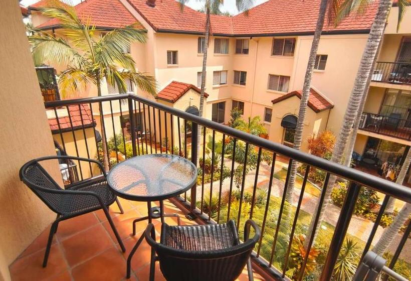 فندق K Resort Surfers Paradise Apartments