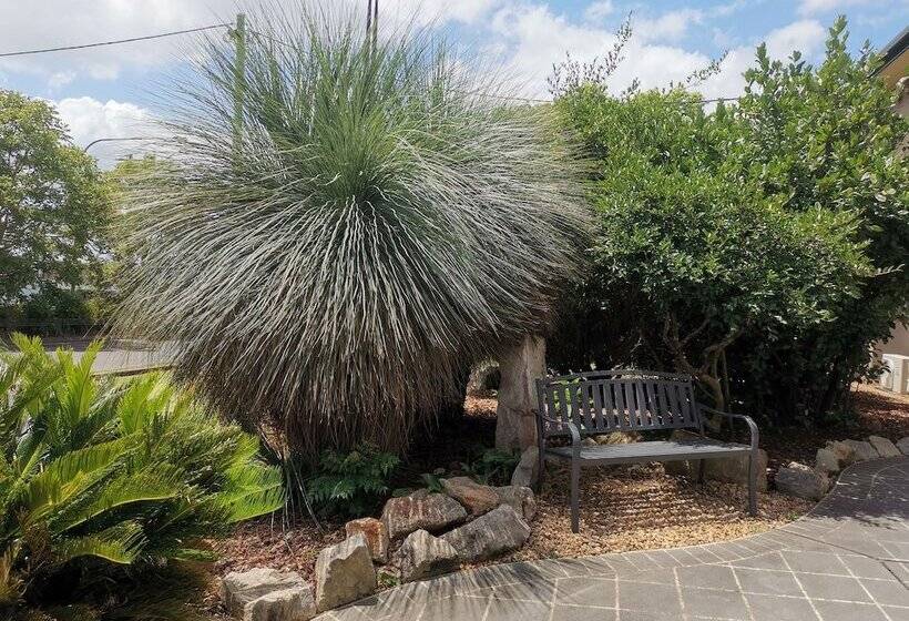 בית מלון כפרי Leichhardt Motor Inn