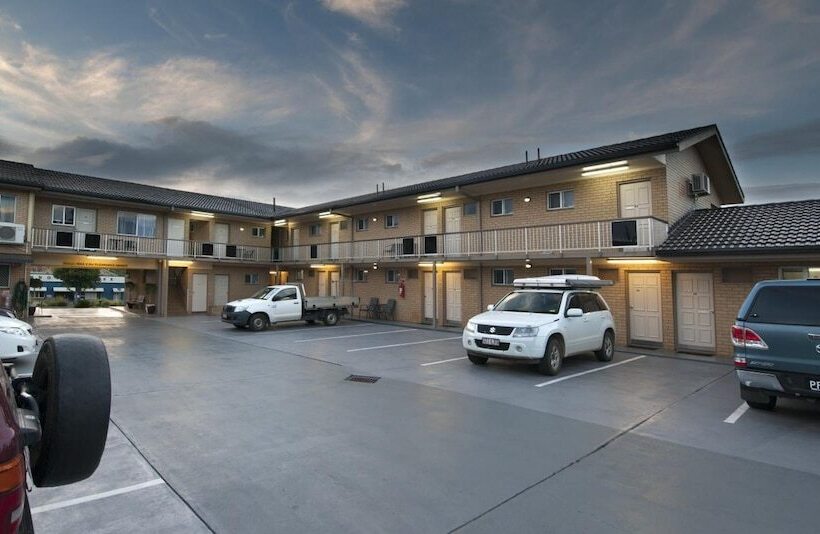 בית מלון כפרי Leichhardt Motor Inn
