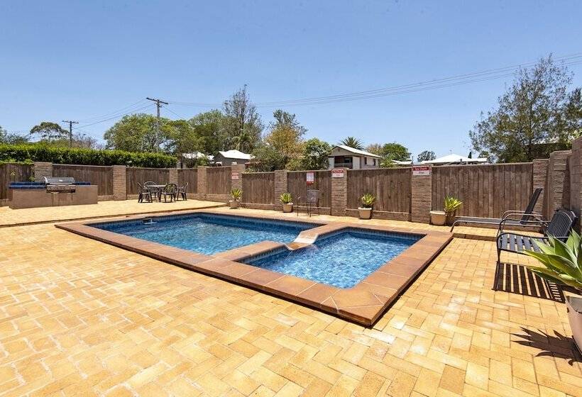 בית מלון כפרי Leichhardt Motor Inn