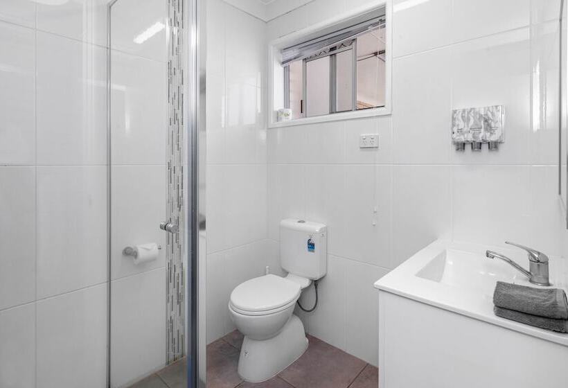 בית מלון כפרי Leichhardt Motor Inn