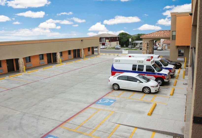 ホテル Maverick Inn