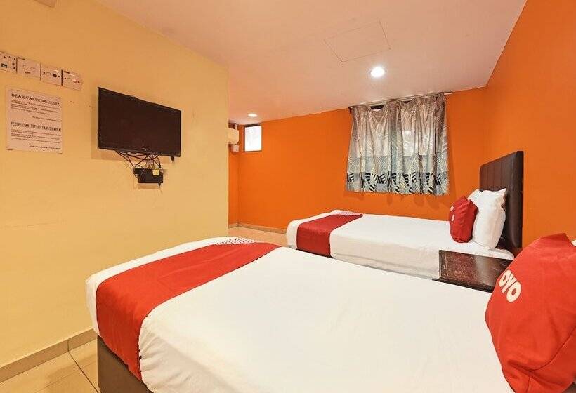 ホテル New Three Three Cheras