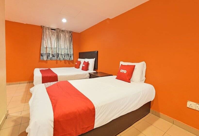 ホテル New Three Three Cheras