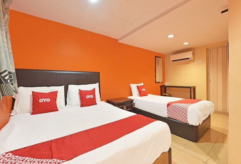 ホテル New Three Three Cheras