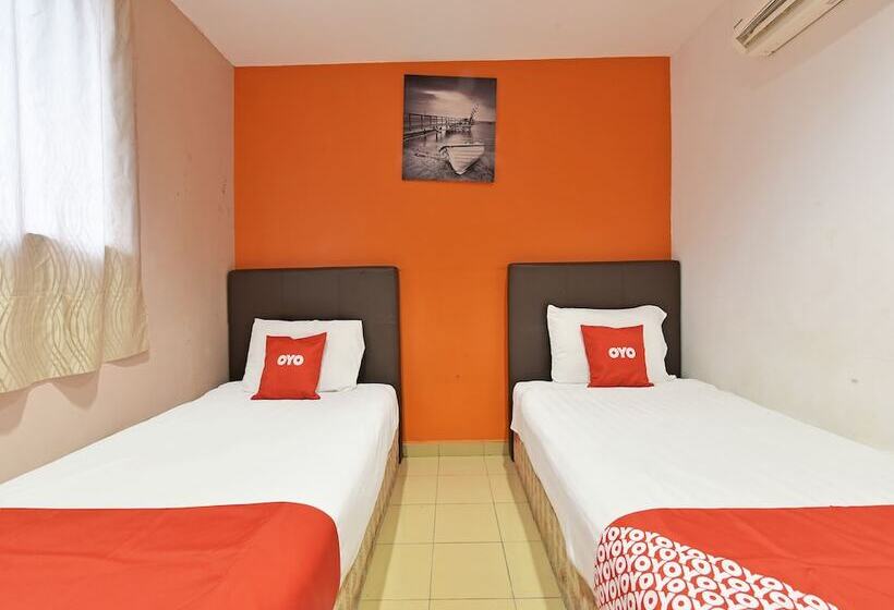 ホテル New Three Three Cheras