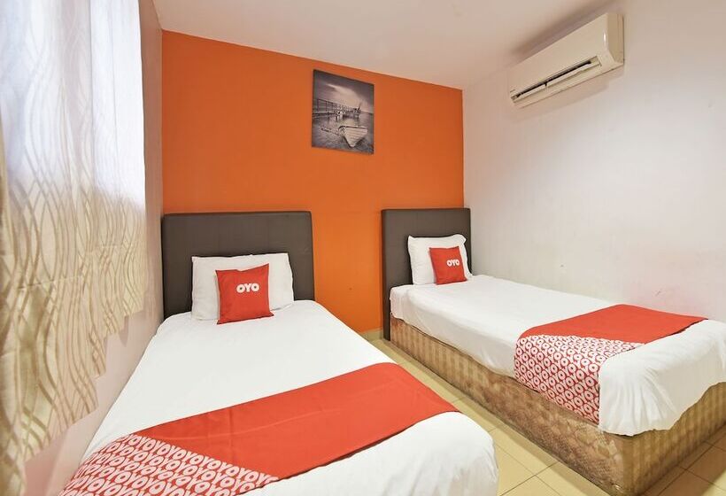 ホテル New Three Three Cheras