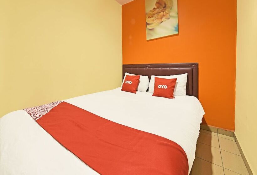 ホテル New Three Three Cheras