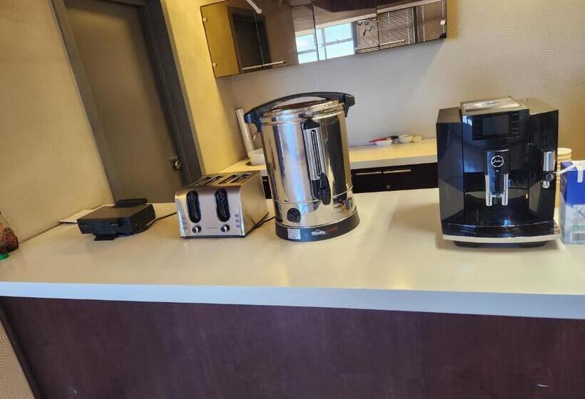 בית מלון כפרי Palm Continental